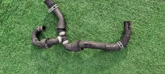 Volkswagen Tiguan Engine coolant pipe/hose 5N0122157P