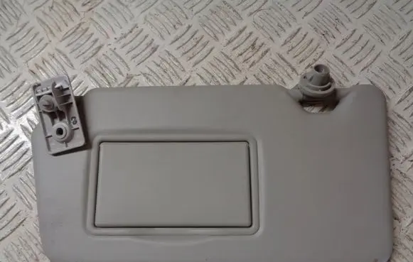 Nissan Note (E12) Sun visor