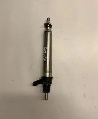 Mercedes-Benz C W204 Fuel injector A2780700687