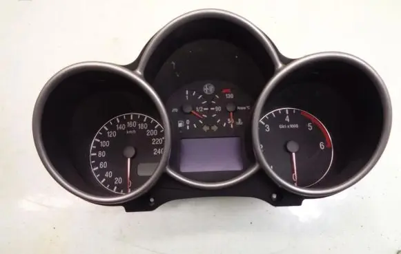 Alfa Romeo 147 Speedometer (instrument cluster)