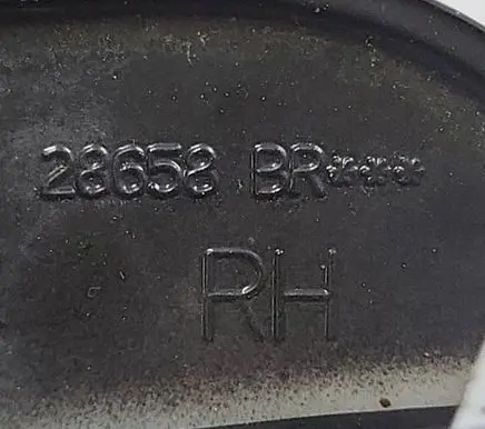 Nissan Qashqai+2 Headlight washer spray nozzle cap/cover 28658BR