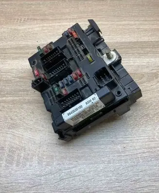 Peugeot 307 Central body control module 9643538180