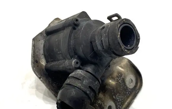 Audi A6 Allroad C8 Oil filter mounting bracket 06H121601M