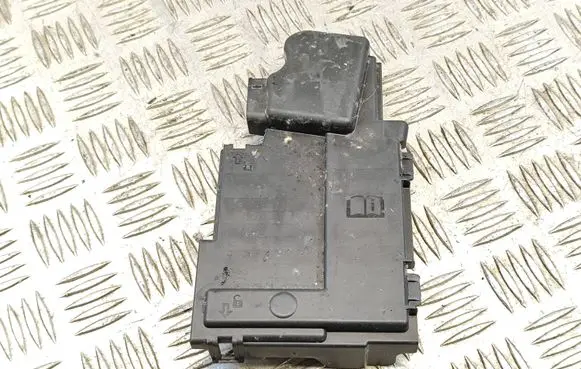 Opel Astra K Fuse box cover