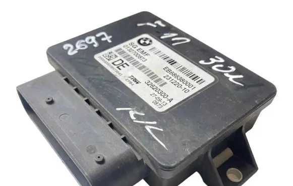 BMW 5 F10 F11 Hand brake control module 6863800 32620300A
