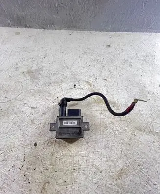 BMW 1 E81 E87 Glow plug pre-heat relay E2110022367