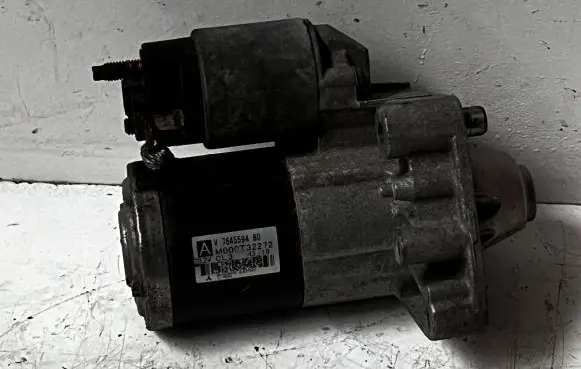 Peugeot 2008 I Starter motor V764559480 M000T32272