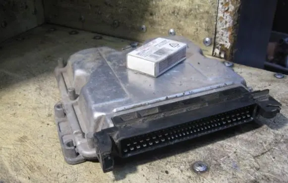 Citroen Berlingo Fuel injection control unit/module BOSCH02810103609641607280