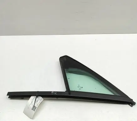 Volkswagen Touareg III Front door vent window glass four-door 760845113F