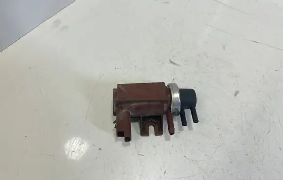 Citroen C4 I Vacuum valve 9652570180 70096803