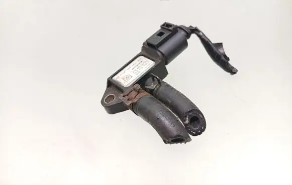 Volkswagen Golf VI Exhaust gas pressure sensor 059906051C