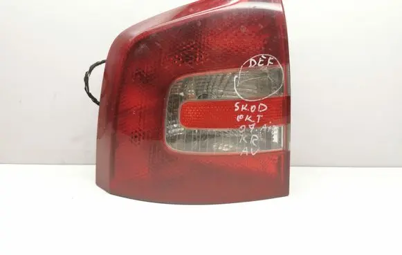 Skoda Octavia Mk2 (1Z) Rear/tail lights 1Z9945