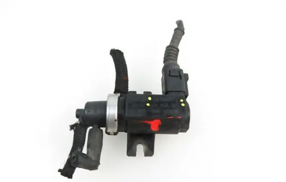 Volkswagen PASSAT B5.5 Valve vacuum 1J0906627