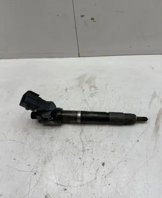 Volvo XC90 Fuel injector 31336769
