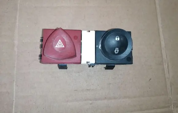 Renault Megane II Hazard light switch 8200095493