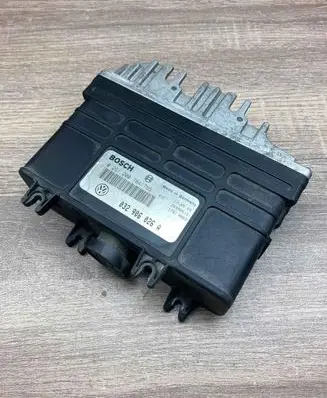 Volkswagen Golf III Engine control unit/module ECU 0261200764 032906026A