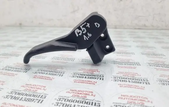 Volkswagen PASSAT B5.5 Engine bonnet (hood) release handle 3B1823533