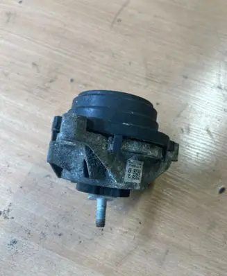 BMW 3 F30 F35 F31 Engine mount bracket 6787658