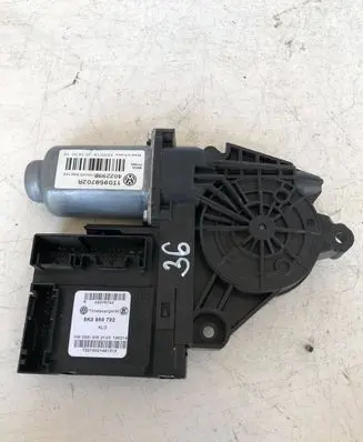 Volkswagen Golf V Rear door window regulator with motor 5M0839401C 1K0959703