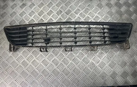 Opel Meriva A Front bumper lower grill 13193495