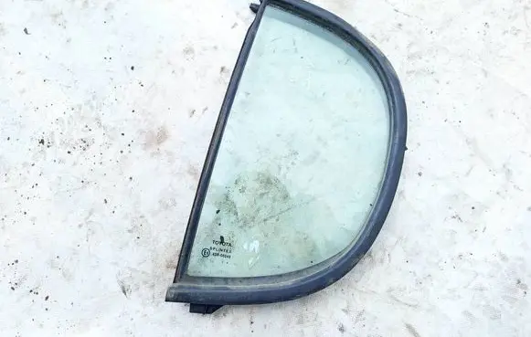 Toyota Yaris Rear vent window glass 