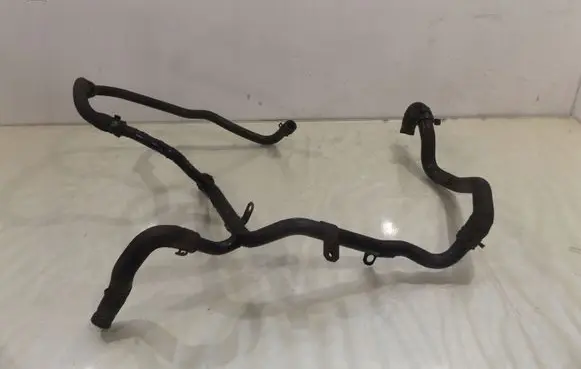 Volkswagen Touran I Engine coolant pipe/hose