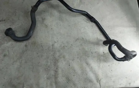 Volkswagen Touran I Engine coolant pipe/hose 03G121151