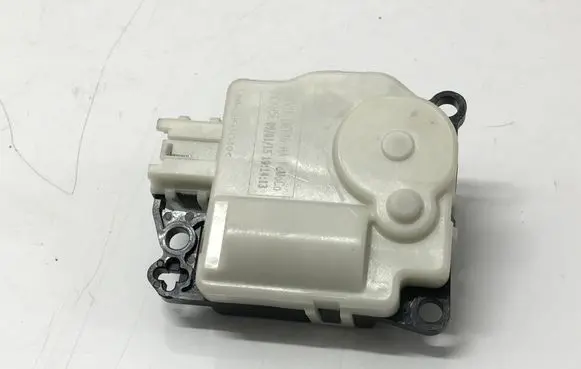 Ford Ecosport Air flap motor/actuator AV1119E616HA