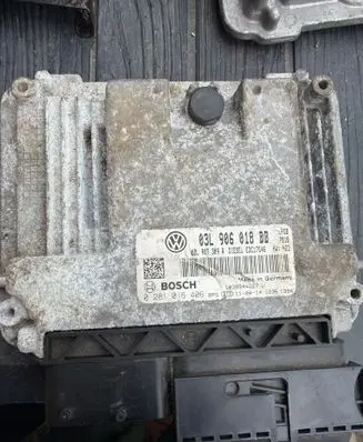 Volkswagen Golf VI Engine control unit/module 03L906018BB