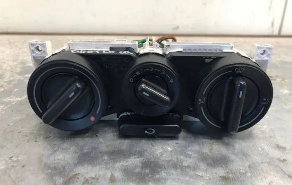 Volkswagen New Beetle Climate control unit 1C0819045