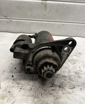 Volkswagen PASSAT B6 Starter motor 02Z911023F