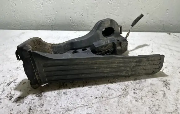 Volkswagen PASSAT B7 Accelerator throttle pedal 1K1723503AR 6PV93410006