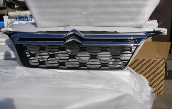 Citroen Jumper Front bumper upper radiator grill