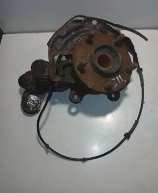 Nissan Primera Front wheel hub