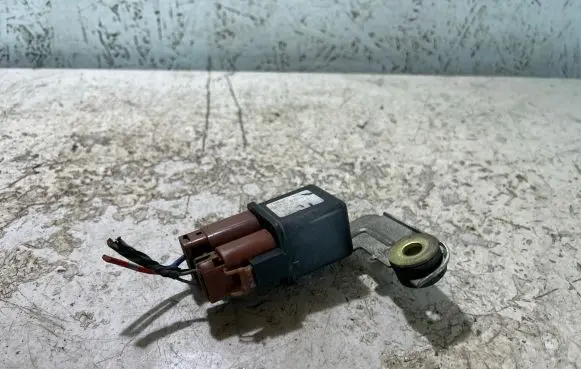 Nissan Pathfinder R51 Glow plug pre-heat relay 25237EB30 703811