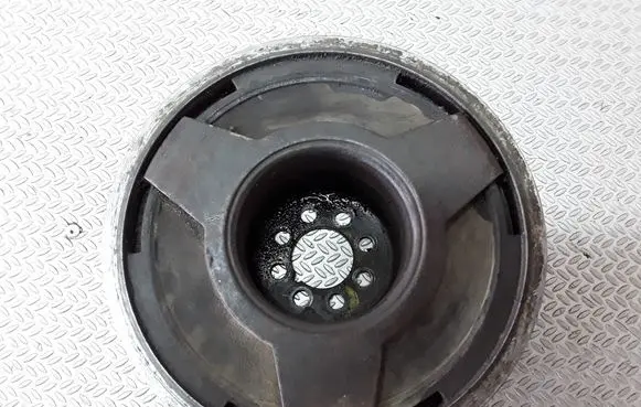 Audi A6 S6 C5 4B Crankshaft pulley 059105251M