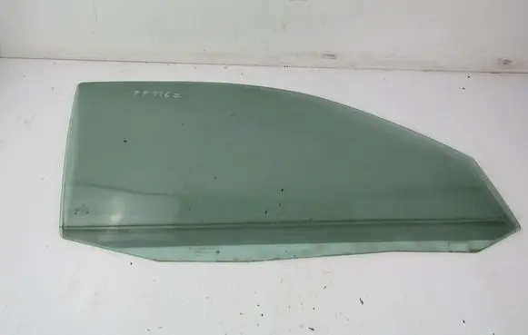 Volkswagen Golf IV Front door window glass four-door 