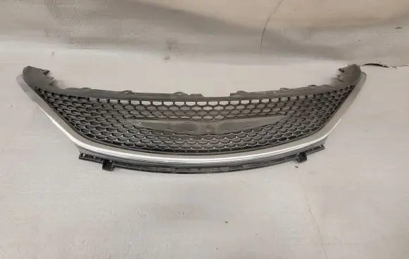 Chrysler Pacifica Front bumper upper radiator grill 68228996AB
