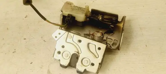 Ford Mondeo Mk III Tailgate/trunk/boot lock/catch/latch 3S71A43102AA A43102AA S1XNA