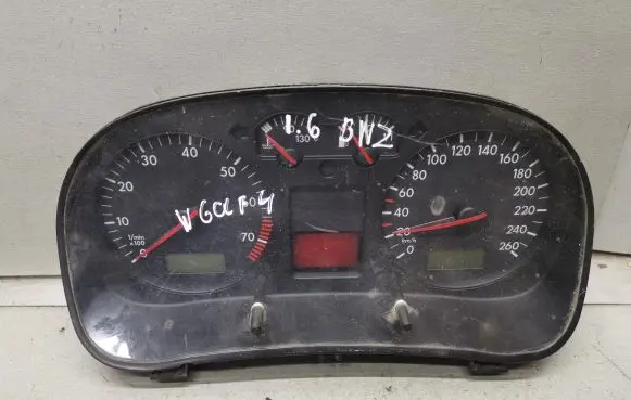 Volkswagen Golf IV Speedometer (instrument cluster) 1J0920822A