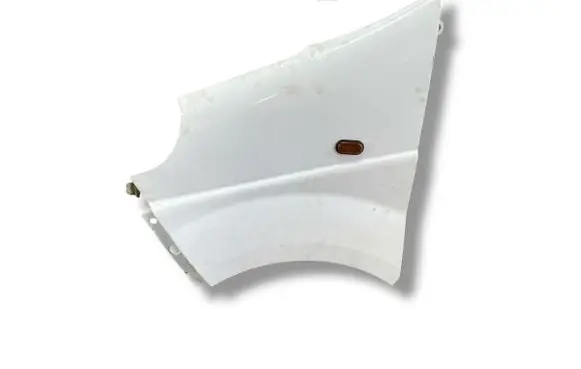 Opel Vivaro Fender