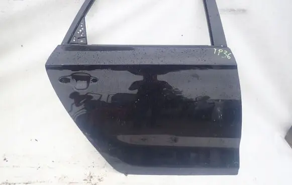 KIA Carens III Rear door