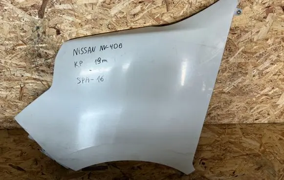 Nissan NV400 Fender