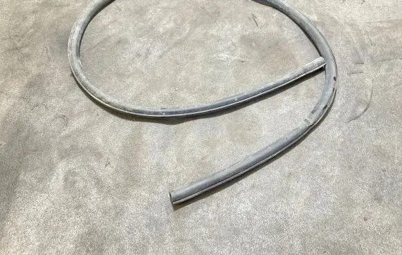 Toyota Hilux (AN10, AN20, AN30) Engine compartment rubber 