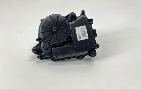 Mini Cooper Countryman F60 Tailgate/trunk/boot lift motor 7411831