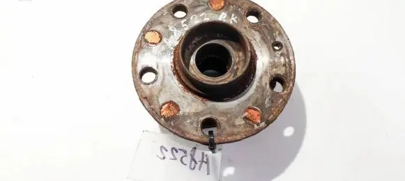 Skoda Octavia Mk2 (1Z) Front wheel hub