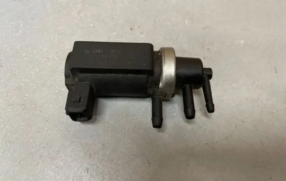 Audi A4 S4 B6 8E 8H Turbo solenoid valve 059906627