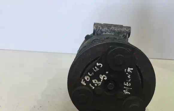 Ford Focus Air conditioning (A/C) compressor (pump) 3M5H19D629
