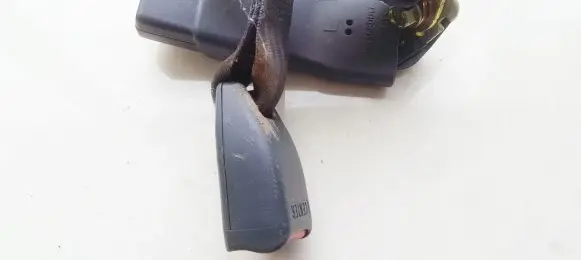 Subaru Forester SG Rear seatbelt buckle f8673b