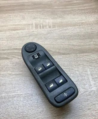Citroen C5 Electric window control switch 96332289ZJ